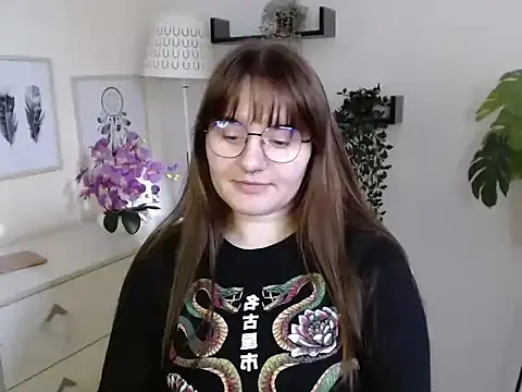 Julie Diamond online show from October 2025 12:27:01 PM