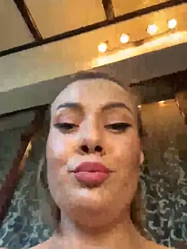 Snapshot of emmasweett11 chatting on October 2025 01:00:02 PM emmasweett11 online show from October 2025 01:00:02 PM