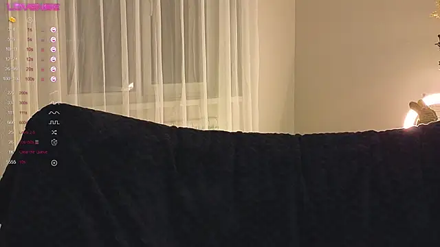 NyxaThorn online show from October 2025 02:43:02 PM