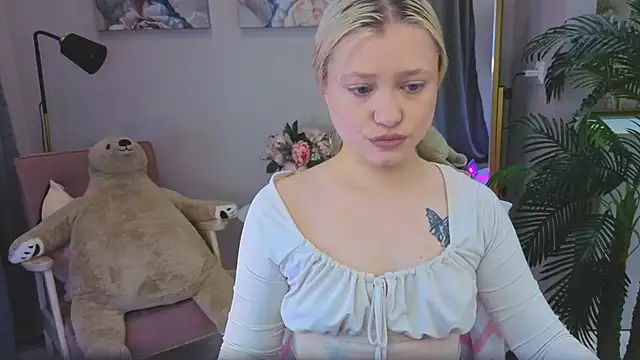 Millie Vanillies online show from October 2025 03:22:02 PM