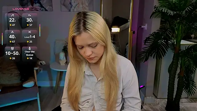 Millie Vanillies online show from October 2025 01:34:01 PM