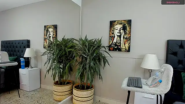 Snapshot of emilio_brandon chatting on October 2025 11:11:01 AM emilio brandon online show from October 2025 11:11:01 AM