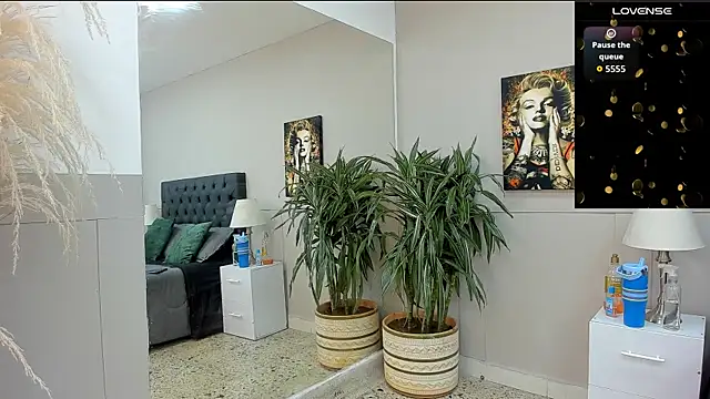 Snapshot of emilio_brandon chatting on October 2025 10:37:01 AM emilio brandon online show from October 2025 10:37:01 AM