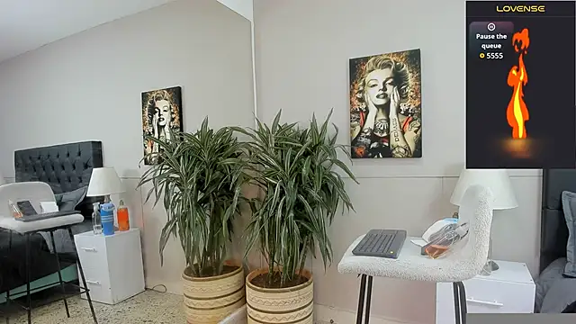 Snapshot of emilio_brandon chatting on October 2025 11:11:01 AM emilio brandon online show from October 2025 11:11:01 AM