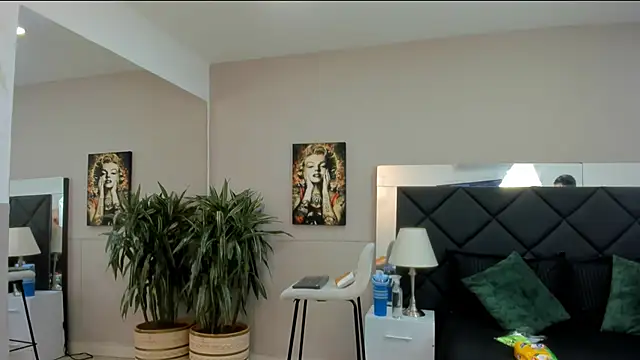 Snapshot of emilio_brandon chatting on November 2025 11:10:02 AM emilio brandon online show from November 2025 11:10:02 AM