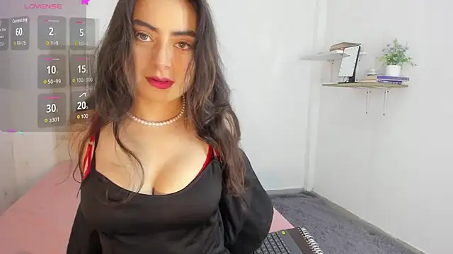 Snapshot of sashaa_petit chatting on September 2025 11:23:02 AM sashaa petit online show from September 2025 11:23:02 AM