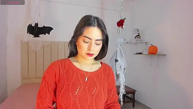 Snapshot of sashaa_petit chatting on October 2025 11:10:02 AM sashaa petit online show from October 2025 11:10:02 AM