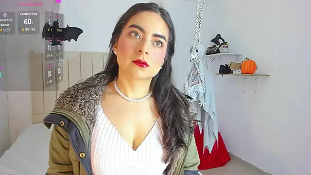 Snapshot of sashaa_petit chatting on October 2025 11:21:02 AM sashaa petit online show from October 2025 11:21:02 AM