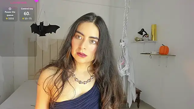 Snapshot of sashaa_petit chatting on October 2025 11:33:02 AM sashaa petit online show from October 2025 11:33:02 AM