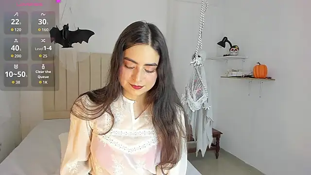 Snapshot of sashaa_petit chatting on October 2025 11:33:02 AM sashaa petit online show from October 2025 11:33:02 AM