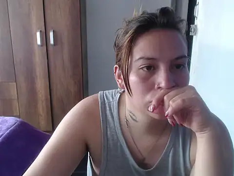 cloequeen15 online show from October 2025 03:41:01 PM