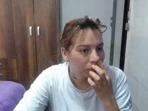 cloequeen15 online show from October 2025 04:52:01 PM