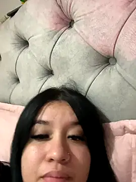 Snapshot of Aliciawhitee chatting on October 2025 11:58:01 PM Aliciawhitee online show from October 2025 11:58:01 PM