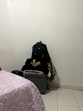 Snapshot of Aliciawhitee chatting on December 2025 03:01:02 AM Aliciawhitee online show from December 2025 03:01:02 AM