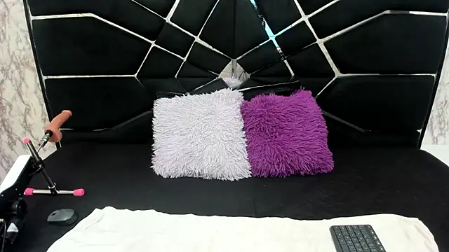 EXOTIC EBONY  online show from November 2025 08:00:01 PM