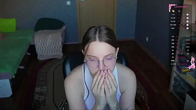 Violetwin online show from March 2026 01:27:01 PM