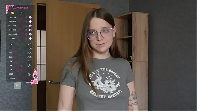Violetwin online show from May 2026 10:32:01 AM