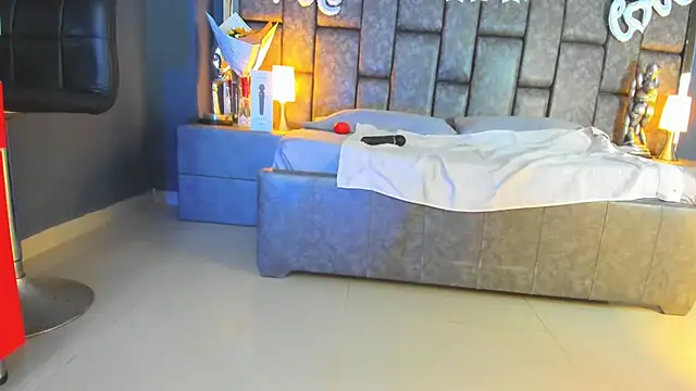 becca scotts online show from September 2025 11:57:01 AM