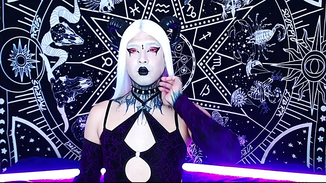 naomi satan online show from April 2026 09:51:02 PM