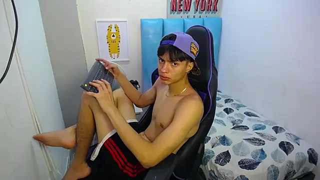 Snapshot of Justin_gray_ chatting on September 2025 09:06:02 PM Justin gray online show from September 2025 09:06:02 PM