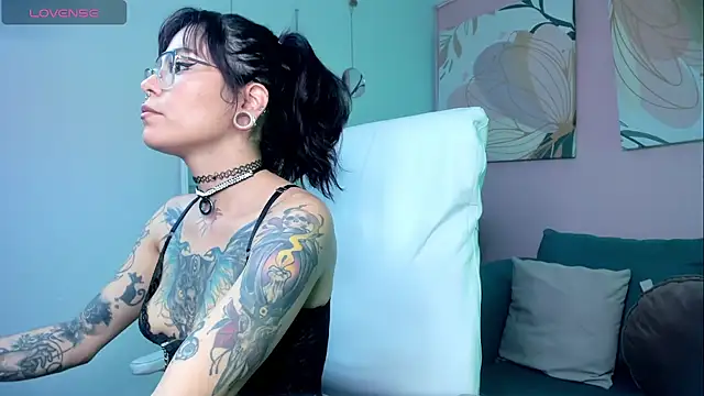 Snapshot of Esmeralda_CO chatting on October 2025 08:27:02 PM Esmeralda CO online show from October 2025 08:27:02 PM