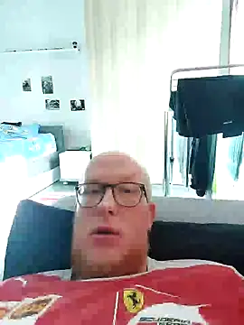 geilerd122 online show from October 2025 12:23:02 PM