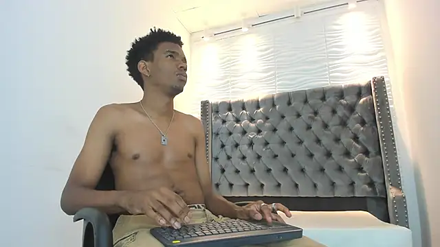 nero reyd online show from October 2025 08:07:01 PM