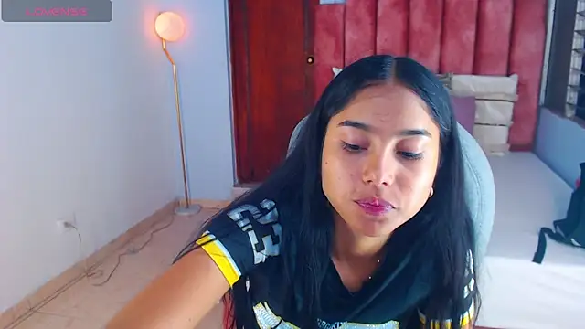 Snapshot of Milaa_Star_ chatting on November 2025 04:01:01 AM Milaa Star online show from November 2025 04:01:01 AM