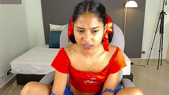 Snapshot of Milaa_Star_ chatting on May 2026 05:02:02 AM Milaa Star online show from May 2026 05:02:02 AM