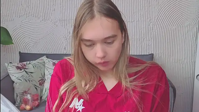 Snapshot of Vel1ka chatting on September 2025 04:44:01 AM Vel1ka online show from September 2025 04:44:01 AM