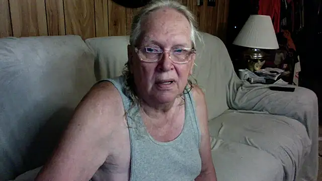 OldLadySara online show from October 2025 12:10:02 AM