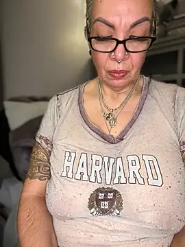 dieseldame1313 online show from February 2026 02:43:02 AM