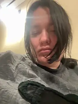 SunnyLeila2101 online show from October 2025 05:57:02 PM