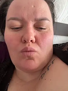 SunnyLeila2101 online show from April 2026 11:19:01 AM