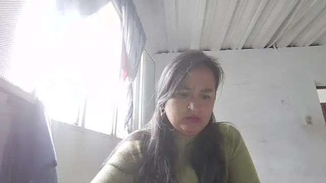 Snapshot of RosaPretty chatting on October 2025 04:06:02 PM RosaPretty online show from October 2025 04:06:02 PM