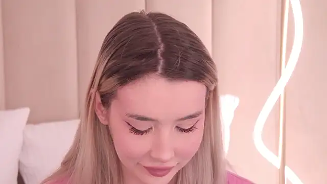 Nesolla online show from February 2026 07:23:02 PM