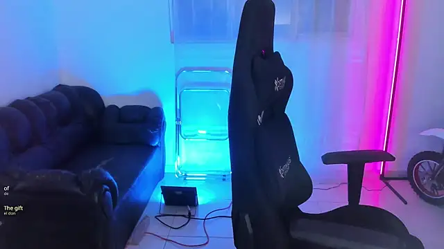 Snapshot of Aishelyng chatting on September 2025 12:25:01 AM Aishelyng online show from September 2025 12:25:01 AM