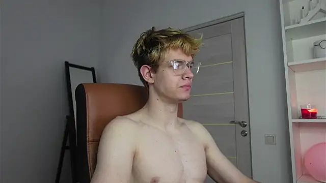 Logan Fraser online show from October 2025 05:28:01 AM