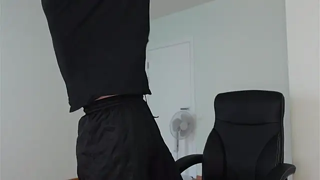 Logan Fraser online show from October 2025 07:19:02 AM