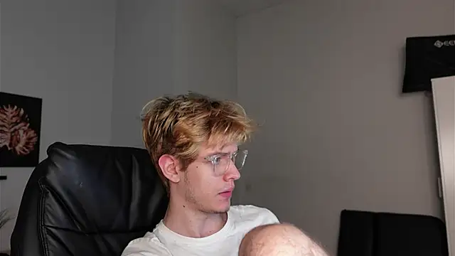 Logan Fraser online show from October 2025 02:45:02 PM