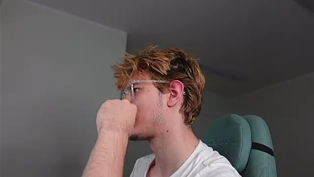 Logan Fraser online show from October 2025 02:19:01 PM