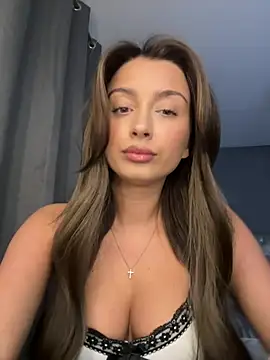 Snapshot of ellariverss chatting on May 2026 02:18:01 AM ellariverss online show from May 2026 02:18:01 AM
