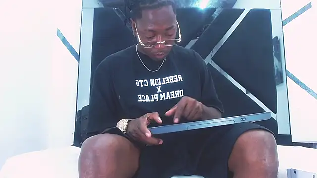 Black Fire10 online show from September 2025 05:05:02 PM