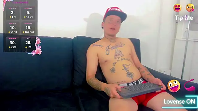 Snapshot of Dangerous_couple_ chatting on September 2025 07:18:02 PM Dangerous couple online show from September 2025 07:18:02 PM