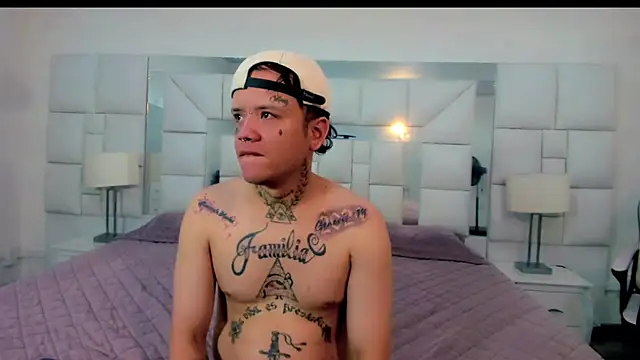 Snapshot of Dangerous_couple_ chatting on October 2025 08:11:02 PM Dangerous couple online show from October 2025 08:11:02 PM