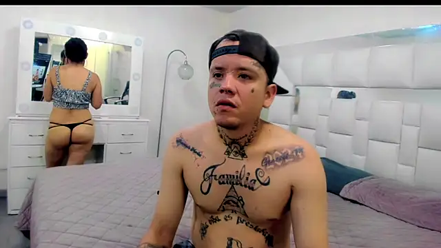 Snapshot of Dangerous_couple_ chatting on October 2025 07:14:02 PM Dangerous couple online show from October 2025 07:14:02 PM