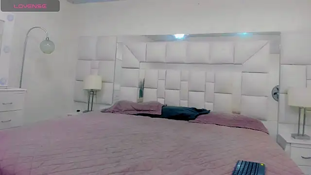 Snapshot of Dangerous_couple_ chatting on October 2025 06:31:01 PM Dangerous couple online show from October 2025 06:31:01 PM