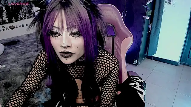 Snapshot of GothKitten666 chatting on June 2026 06:27:01 AM GothKitten666 online show from June 2026 06:27:01 AM