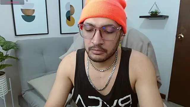 Snapshot of __Damian___ chatting on October 2025 01:13:02 AM Damian online show from October 2025 01:13:02 AM