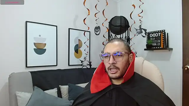 Snapshot of __Damian___ chatting on October 2025 11:28:02 PM Damian online show from October 2025 11:28:02 PM